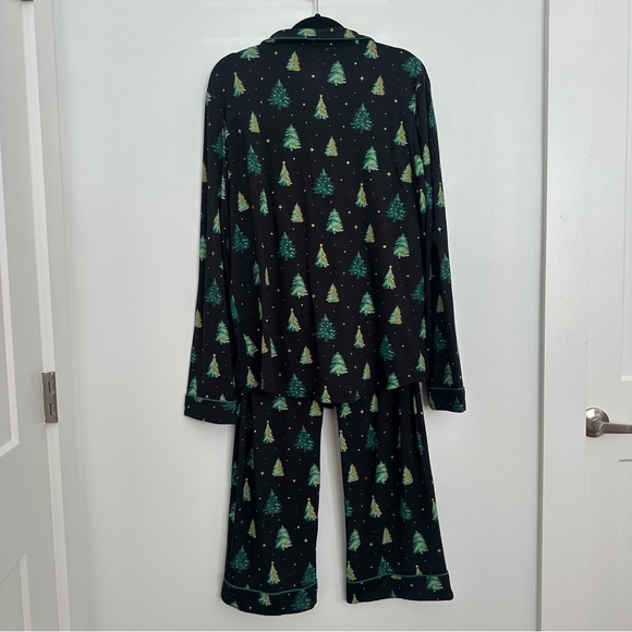 NYE Kyte Dark Navy and Green Twinkle Tree Print Pajama Set size L - Picture 9 of 15